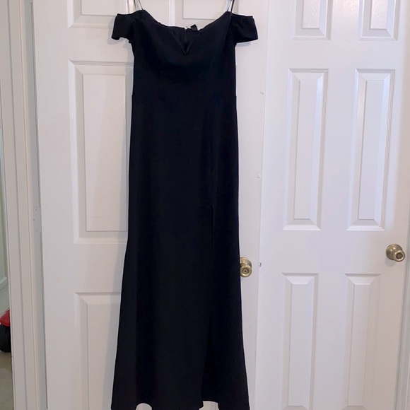 OFF THE SHOULDER WINDSOR DRESS - Picture 3 of 12